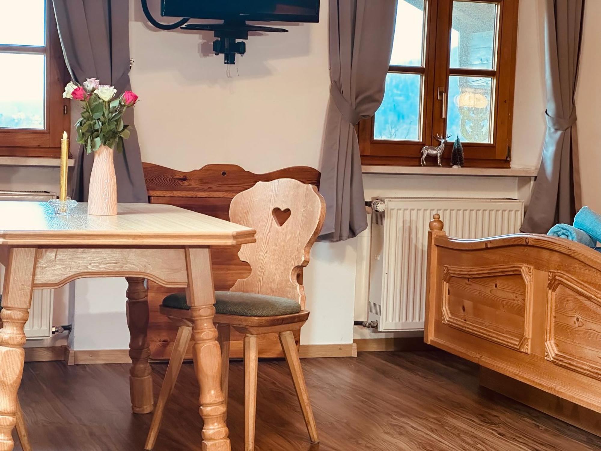 Ferienwohnung Beim Raffner Ruhpolding Szoba fotó